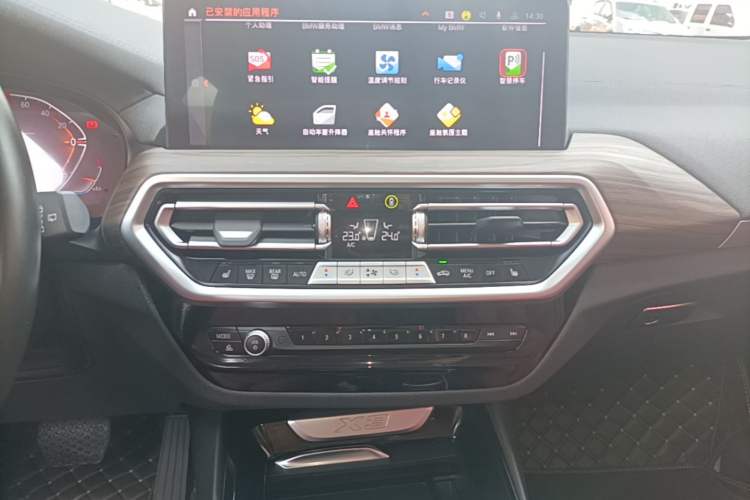 Used BMW X3 2023 Restyled xDrive30i Leading Edition M Night Sky Package Audio And AC Panel