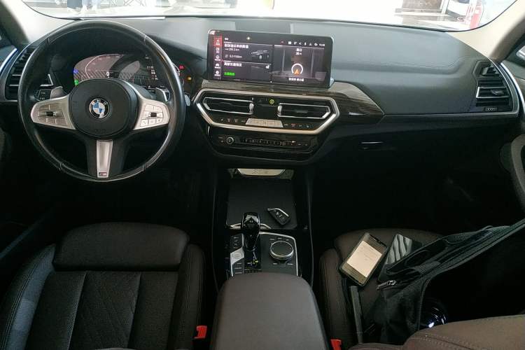 Used BMW X3 2023 xDrive30i Leading Model M Night Edition Package Center Console