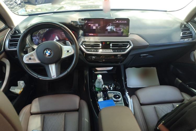 Used BMW X3 2023 xDrive30i Leading Model M Night Edition Package Center Console