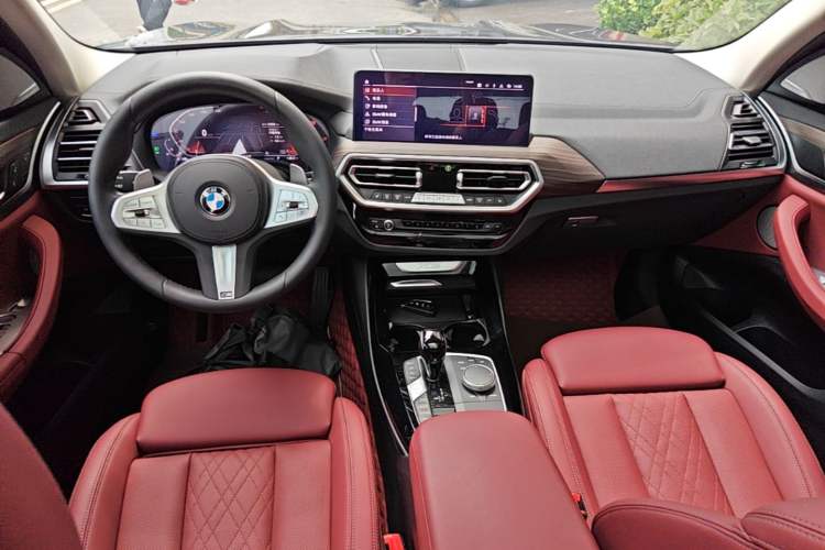 Used BMW X3 2023 xDrive30i Luxury Edition M Night Sky Package Center Console