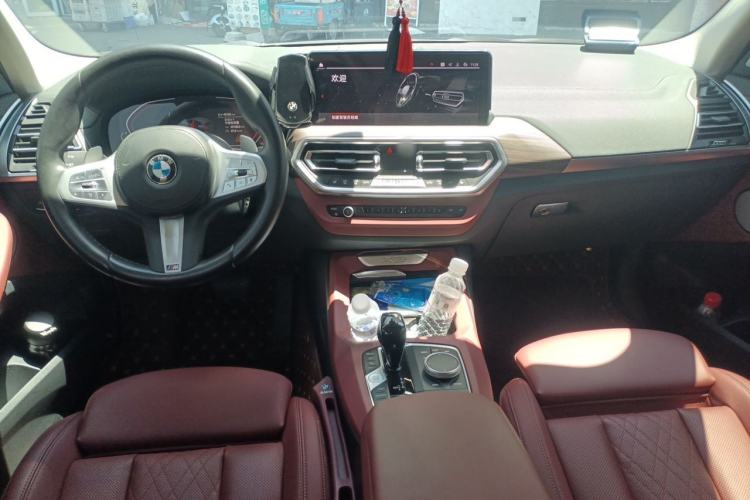 Used BMW X3 2023 Restyled xDrive30i Leading Edition M Night Sky Package Center Console