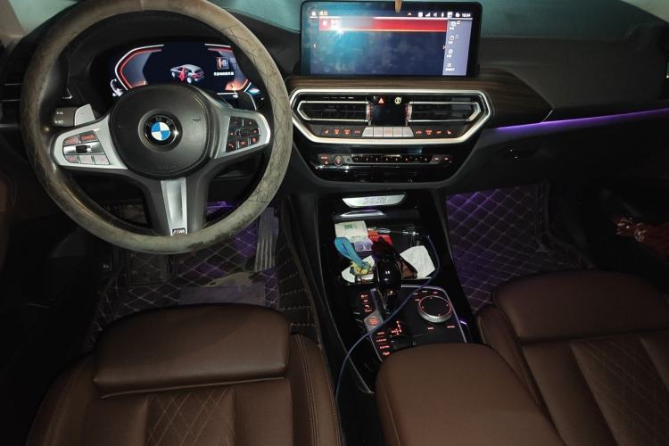Used BMW X3 2023 xDrive30i Leading Model M Night Edition Package Center Console