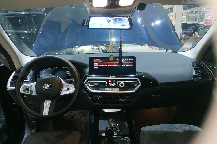 Used BMW X3 2023 xDrive25i M Sport Package Center Console