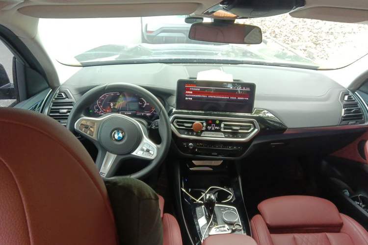 Used BMW X3 2023 xDrive25i M Sport Package Center Console