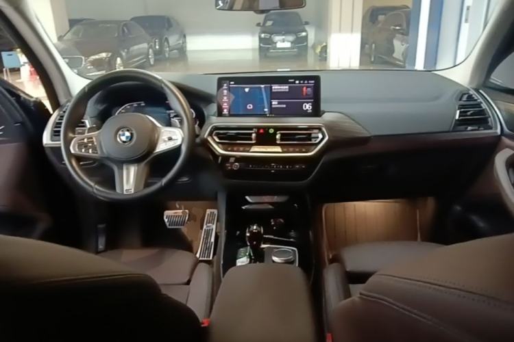 Used BMW X3 2023 xDrive30i Leading Model M Night Edition Package Center Console