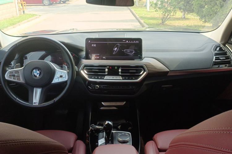 Used BMW X3 2023 xDrive30i Leading Model M Night Edition Package Center Console