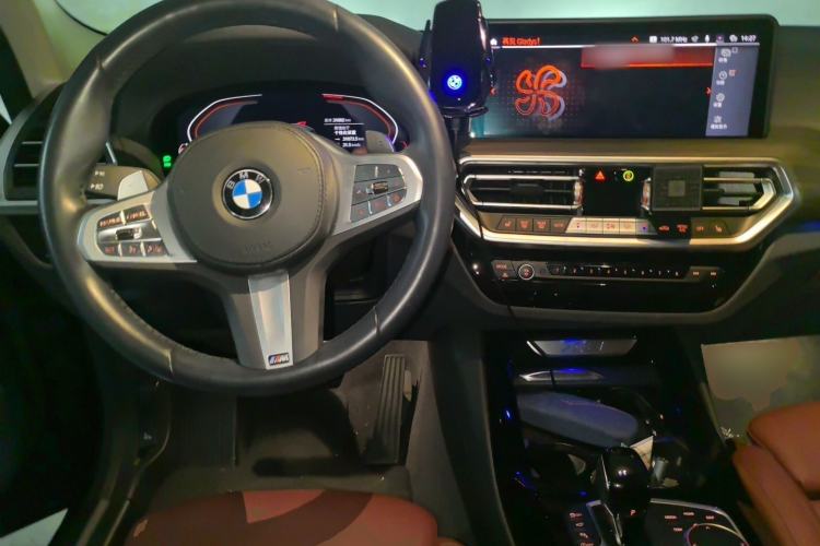 Used BMW X3 2023 Restyled xDrive30i Leading Edition M Night Sky Package Center Console