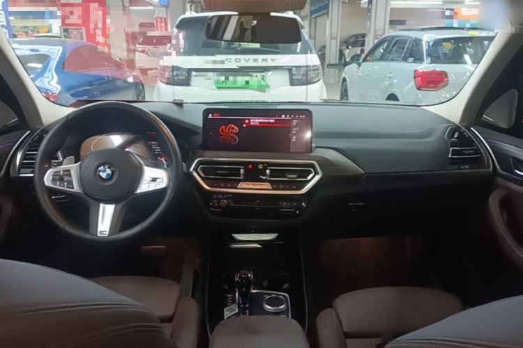 Used BMW X3 2023 xDrive30i Leading Model M Night Edition Package Center Console