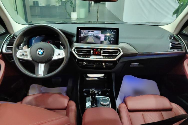 Used BMW X3 2023 xDrive30i Leading Model M Night Edition Package Center Console