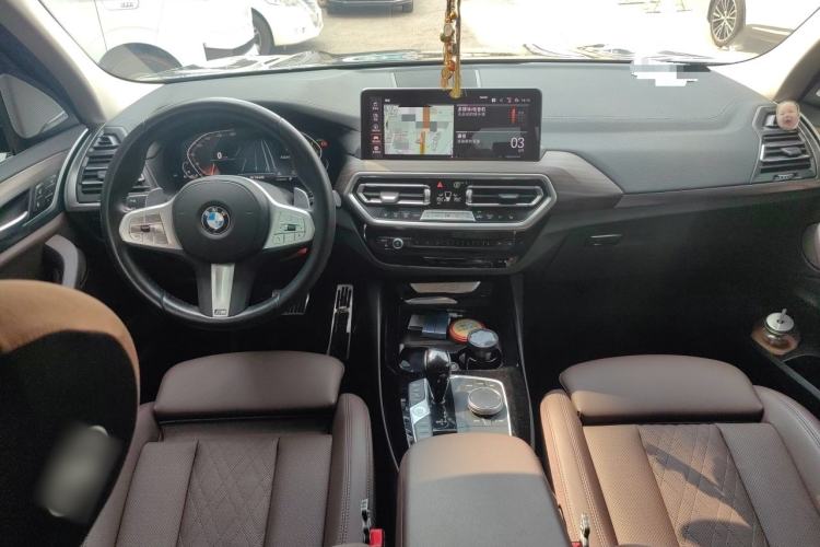 Used BMW X3 2023 xDrive30i Leading Model M Night Edition Package Center Console