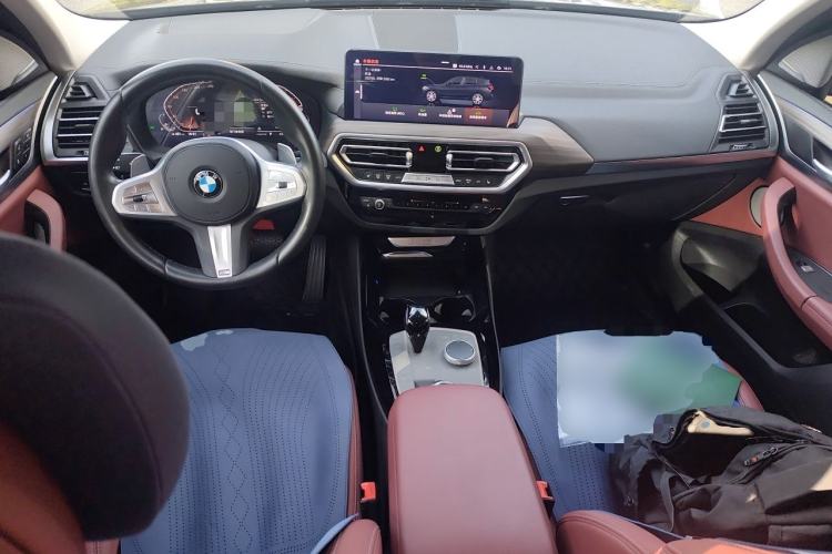 Used BMW X3 2023 Restyled xDrive30i Leading Edition M Night Sky Package Center Console