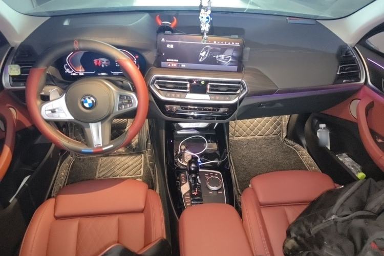 Used BMW X3 2023 Restyled xDrive30i Leading Edition M Night Sky Package Center Console