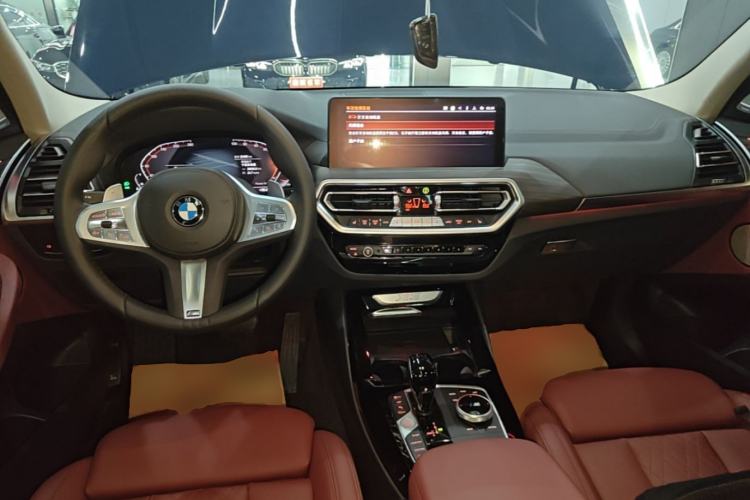 Used BMW X3 2023 Restyled xDrive30i Leading Edition M Night Sky Package Center Console