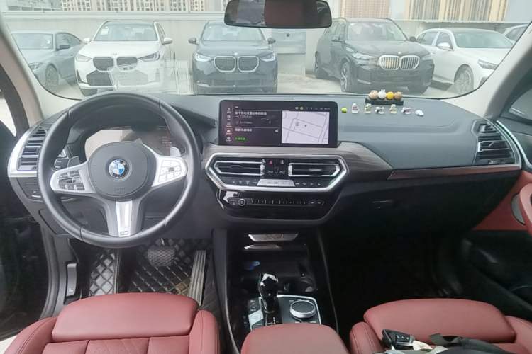 Used BMW X3 2023 xDrive30i Leading Model M Night Edition Package Center Console