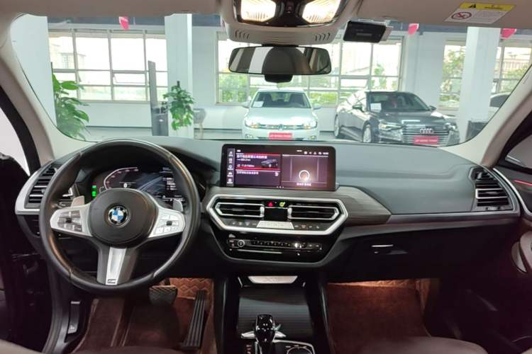 Used BMW X3 2023 Restyled xDrive30i Leading Edition M Night Sky Package Center Console