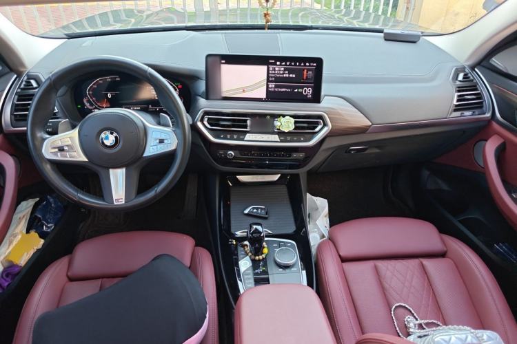 Used BMW X3 2023 xDrive30i Leading Model M Night Edition Package Center Console