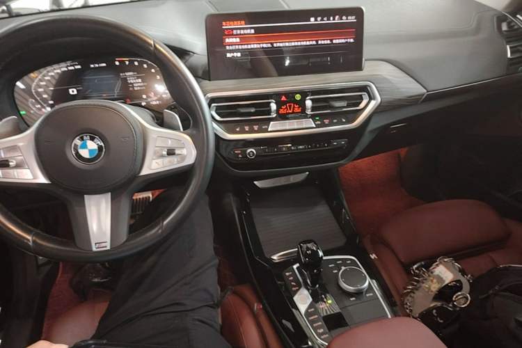 Used BMW X3 2023 xDrive30i Leading Model M Night Edition Package Center Console