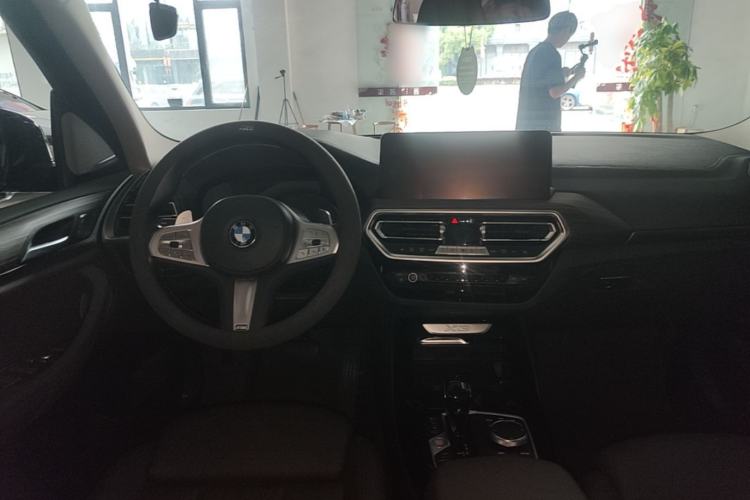 Used BMW X3 2023 xDrive30i Leading Model M Night Edition Package Center Console