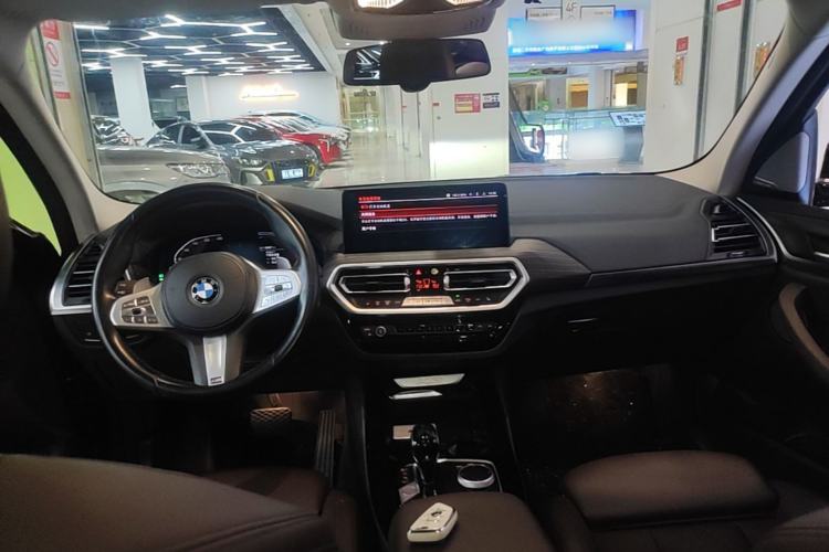 Used BMW X3 2023 xDrive30i Leading Model M Night Edition Package Center Console