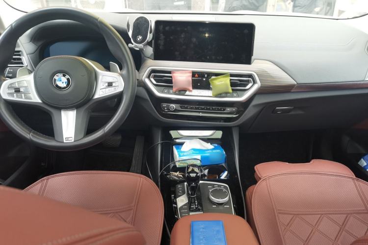 Used BMW X3 2023 Restyled xDrive30i Leading Edition M Night Sky Package Center Console
