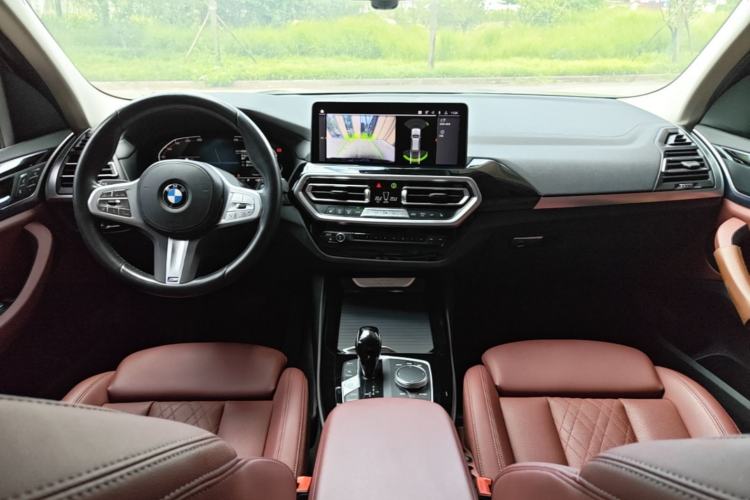 Used BMW X3 2023 xDrive25i M Sport Package Center Console