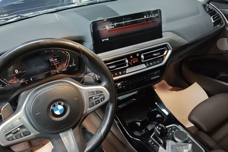 Used BMW X3 2023 Restyled xDrive30i Leading Edition M Night Sky Package Center Console
