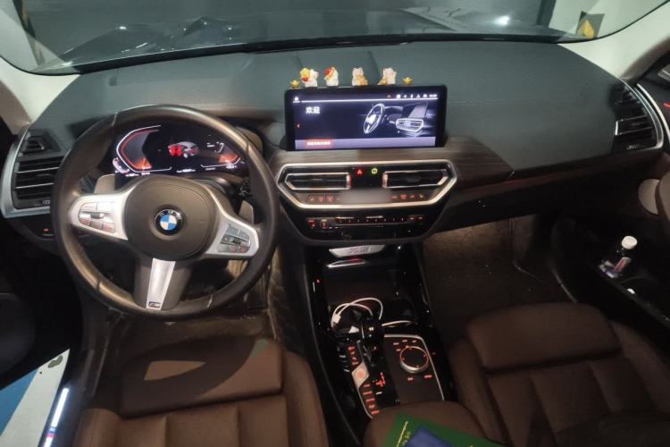 Used BMW X3 2023 xDrive30i Leading Model M Night Edition Package Center Console