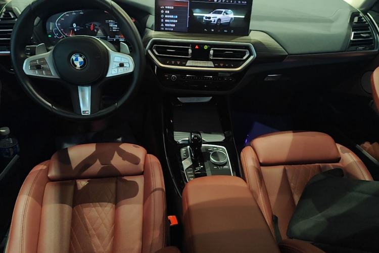 Used BMW X3 2023 Restyled xDrive30i Leading Edition M Night Sky Package Center Console