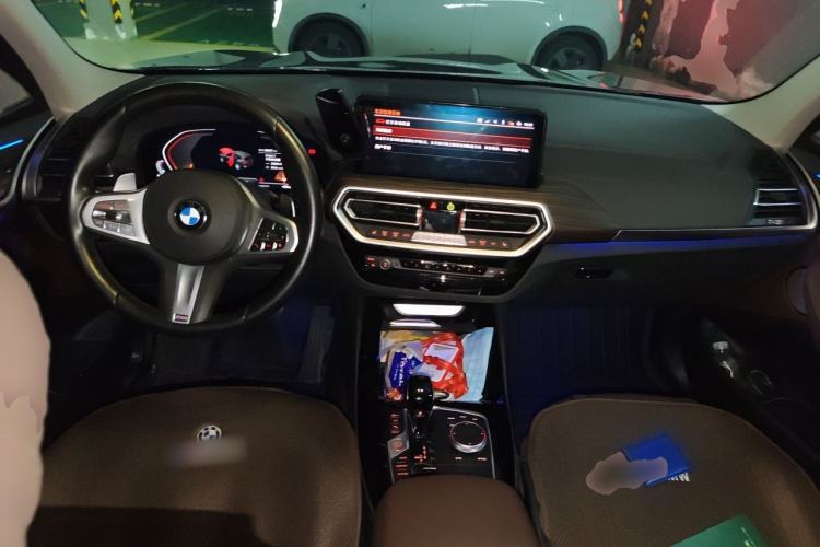 Used BMW X3 2023 xDrive30i Leading Model M Night Edition Package Center Console