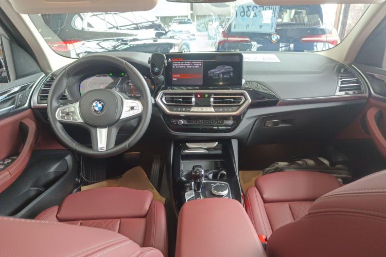 Used BMW X3 2023 xDrive25i M Sport Package Center Console