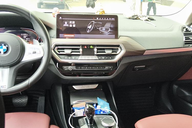 Used BMW X3 2023 xDrive30i Leading Model M Night Edition Package Center Console