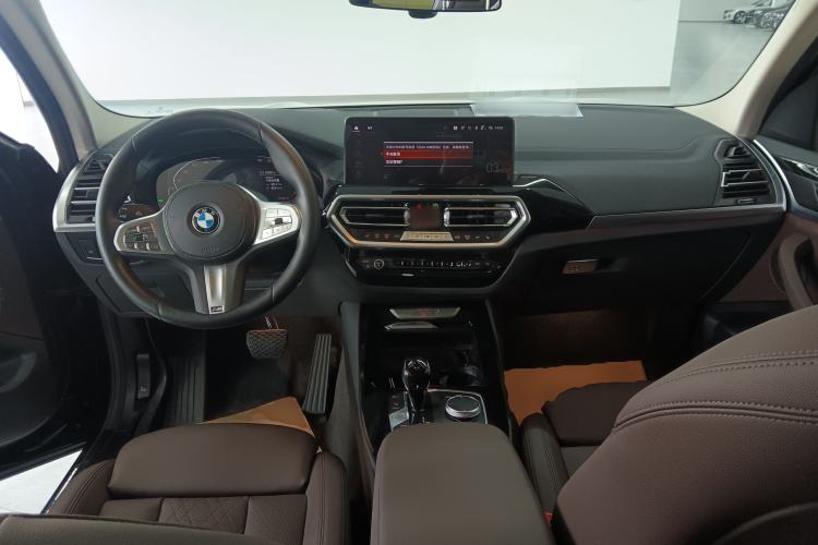 Used BMW X3 2023 xDrive25i M Sport Package Center Console