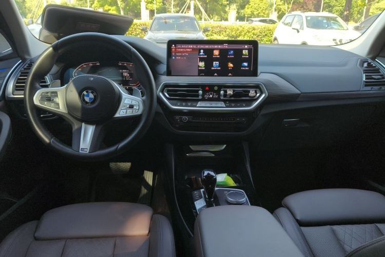Used BMW X3 2023 xDrive30i Luxury Edition M Night Sky Package Center Console