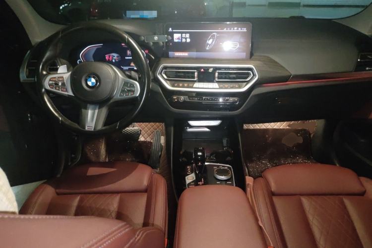 Used BMW X3 2023 xDrive30i Leading Model M Night Edition Package Center Console