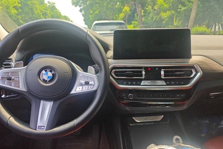 Used BMW X3 2023 xDrive30i Leading Model M Night Edition Package Center Console