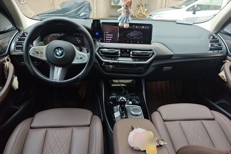 Used BMW X3 2023 xDrive30i Leading Model M Night Edition Package Center Console