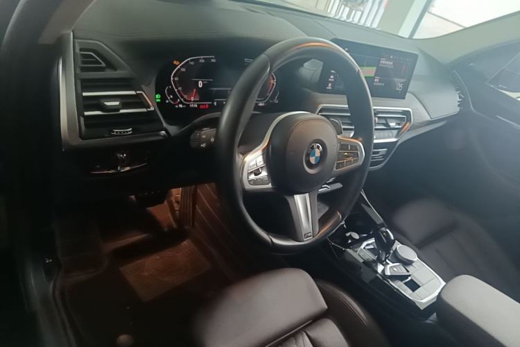 Used BMW X3 2023 Restyled xDrive30i Leading Edition M Night Sky Package Center Console