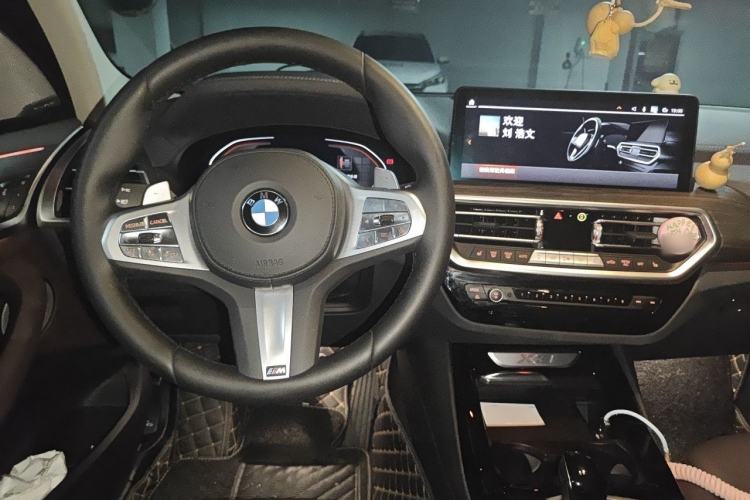 Used BMW X3 2023 xDrive30i Leading Model M Night Edition Package Center Console