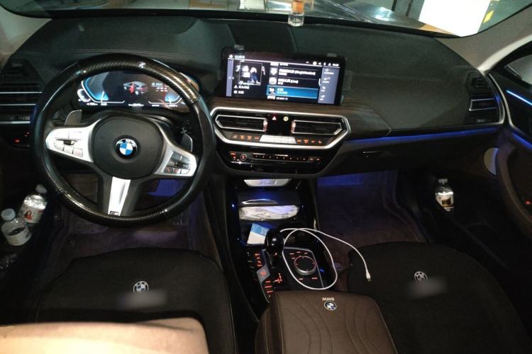 Used BMW X3 2023 Restyled xDrive30i Leading Edition M Night Sky Package Center Console