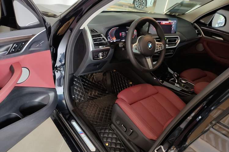 Used BMW X3 2023 Restyled xDrive30i Leading Edition M Night Sky Package Driver Seat