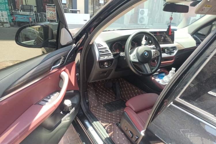Used BMW X3 2023 Restyled xDrive30i Leading Edition M Night Sky Package Driver Seat