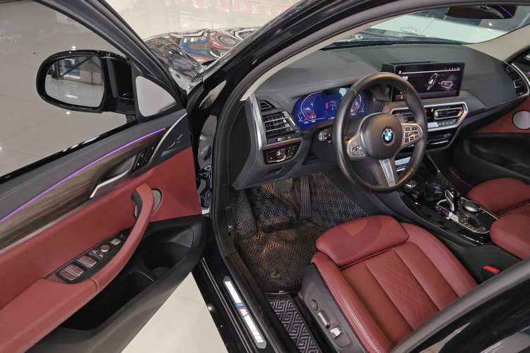 Used BMW X3 2023 xDrive30i Leading Model M Night Edition Package Driver Seat