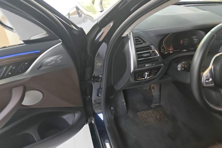 Used BMW X3 2023 xDrive30i Leading Model M Night Edition Package Driver Seat