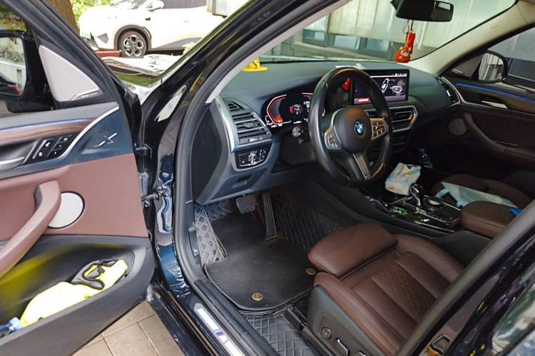 Used BMW X3 2023 Restyled xDrive30i Leading Edition M Night Sky Package Driver Seat