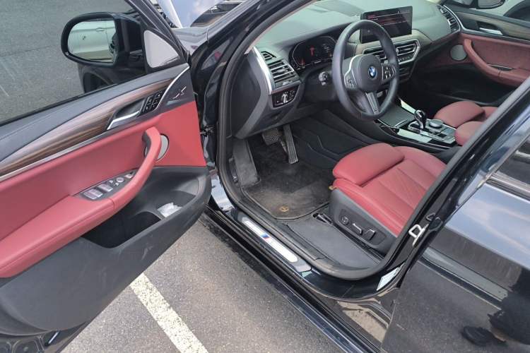 Used BMW X3 2023 xDrive30i Leading Model M Night Edition Package Driver Seat