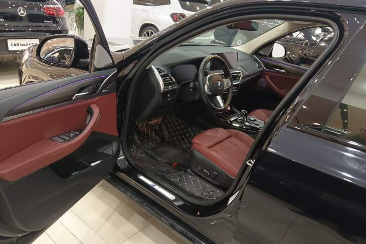 Used BMW X3 2023 Restyled xDrive30i Leading Edition M Night Sky Package Driver Seat