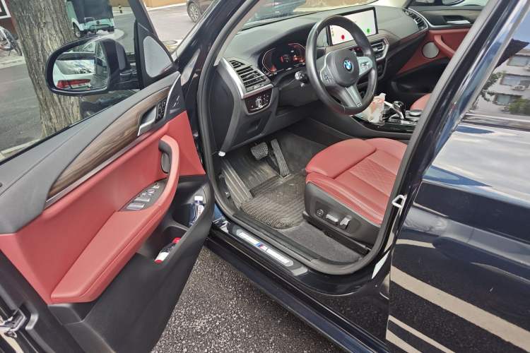 Used BMW X3 2023 xDrive30i Leading Model M Night Edition Package Driver Seat