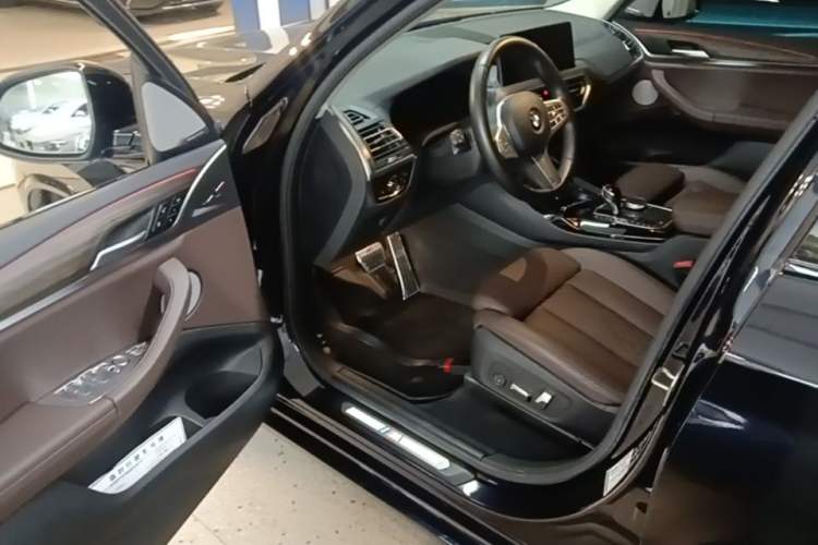 Used BMW X3 2023 xDrive30i Leading Model M Night Edition Package Driver Seat