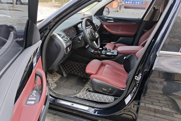 Used BMW X3 2023 xDrive25i M Sport Package Driver Seat