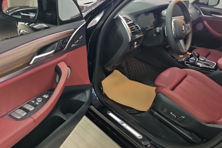 Used BMW X3 2023 Restyled xDrive30i Leading Edition M Night Sky Package Driver Seat